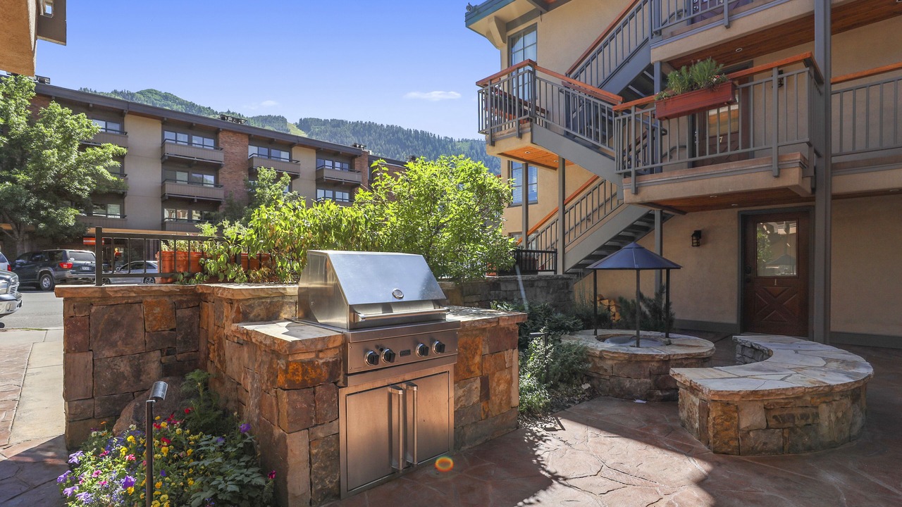 Photo of Outdoor in Downtown
