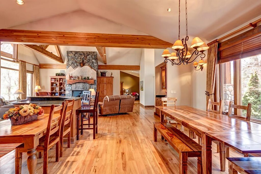 Photo of Livingroom in Eagle