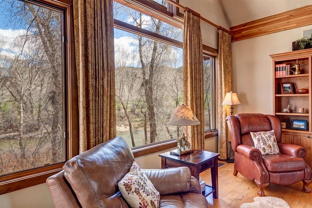 Photo of Livingroom in Eagle