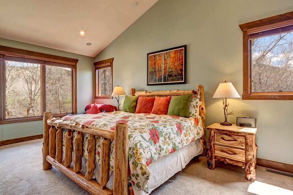 Photo of Bedroom in Eagle