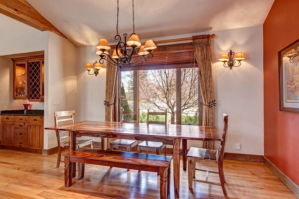 Photo of Livingroom in Eagle