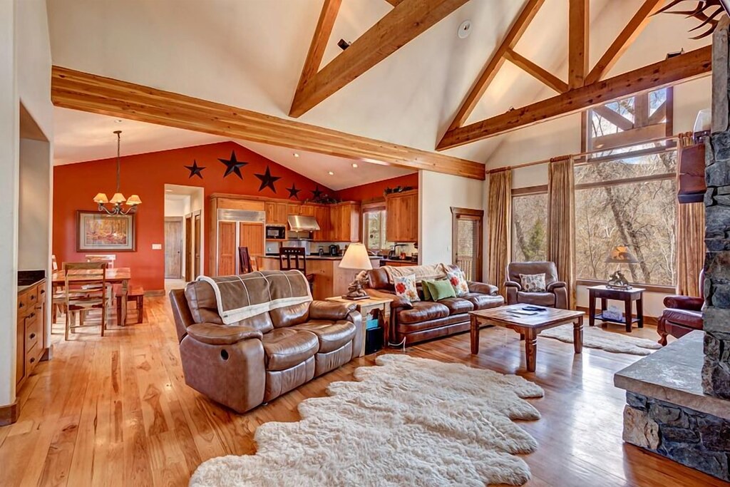 Photo of Livingroom in Eagle