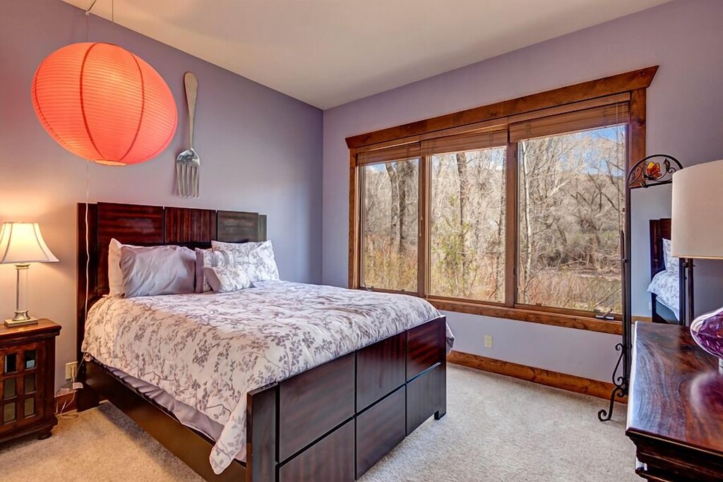 Photo of Bedroom in Eagle