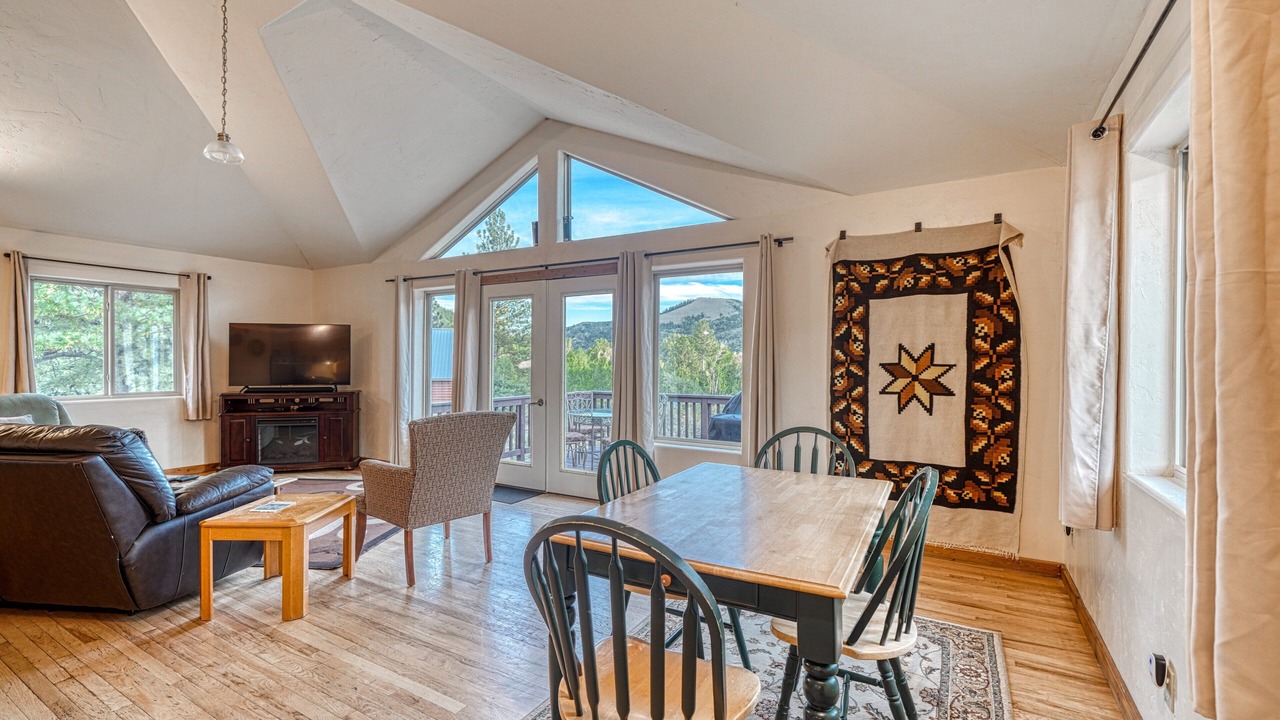 Photo of Livingroom in Whitepine