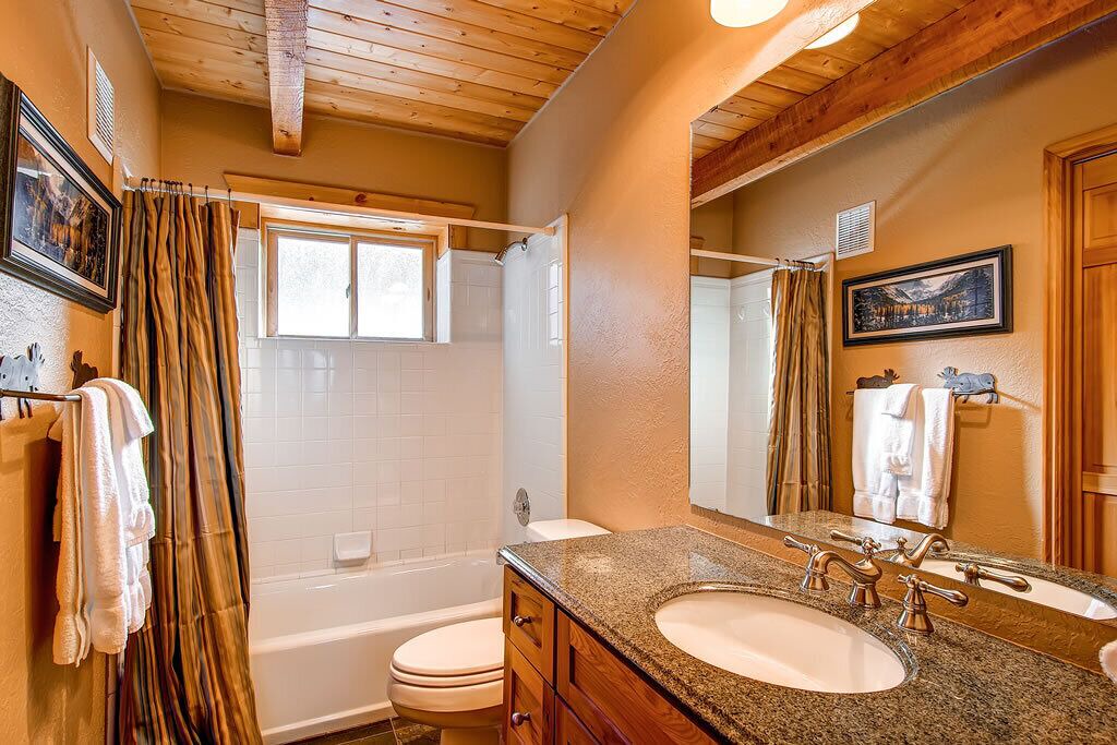 Photo of Bathroom in Breckenridge Park Estates