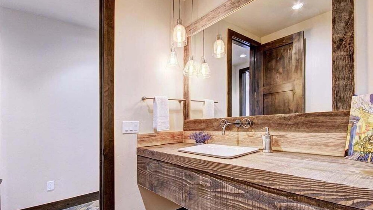 Photo of Bathroom in Warrior's Mark West