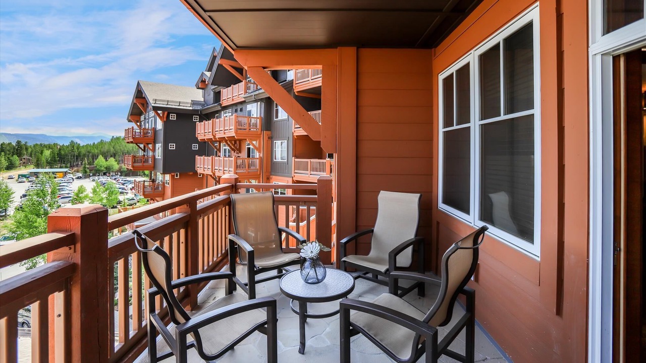 Photo of Patio Balcony in Peak 8