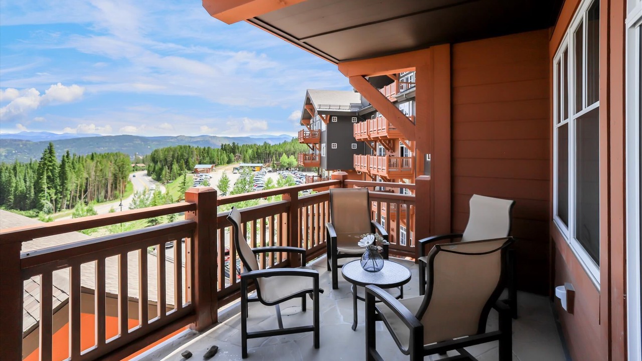 Photo of Patio Balcony in Peak 8