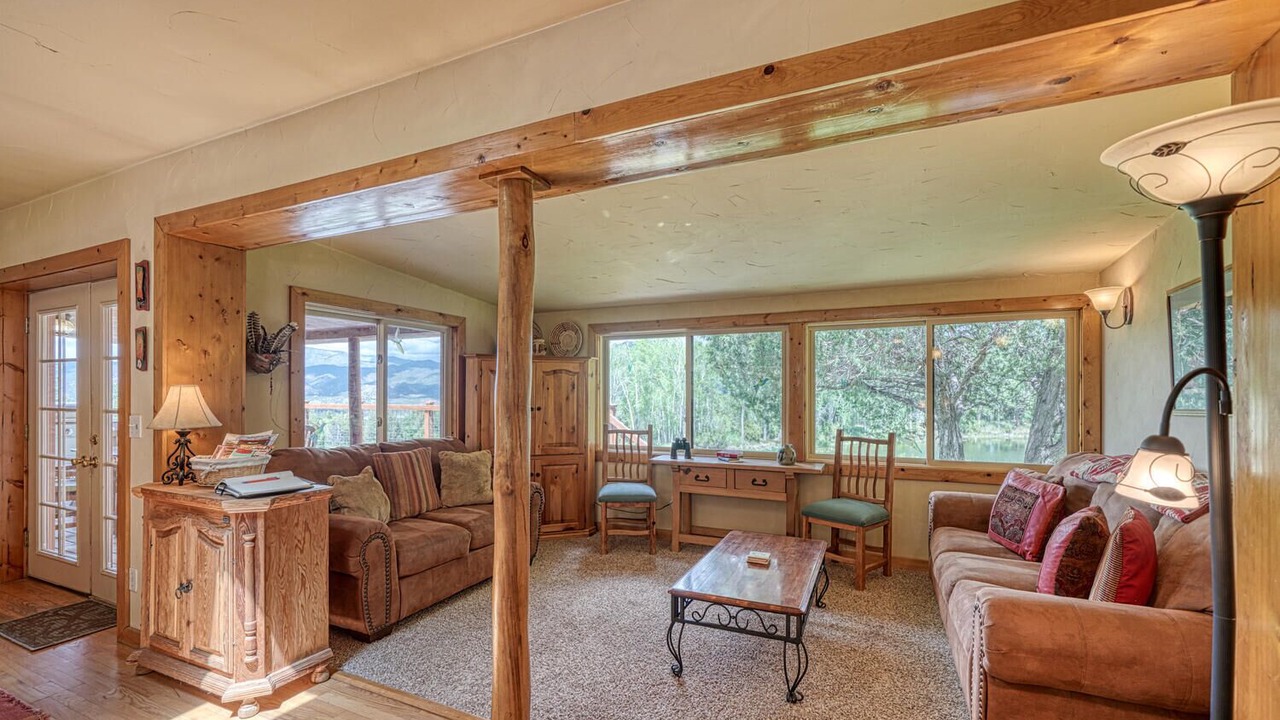 Photo of Livingroom in Howard