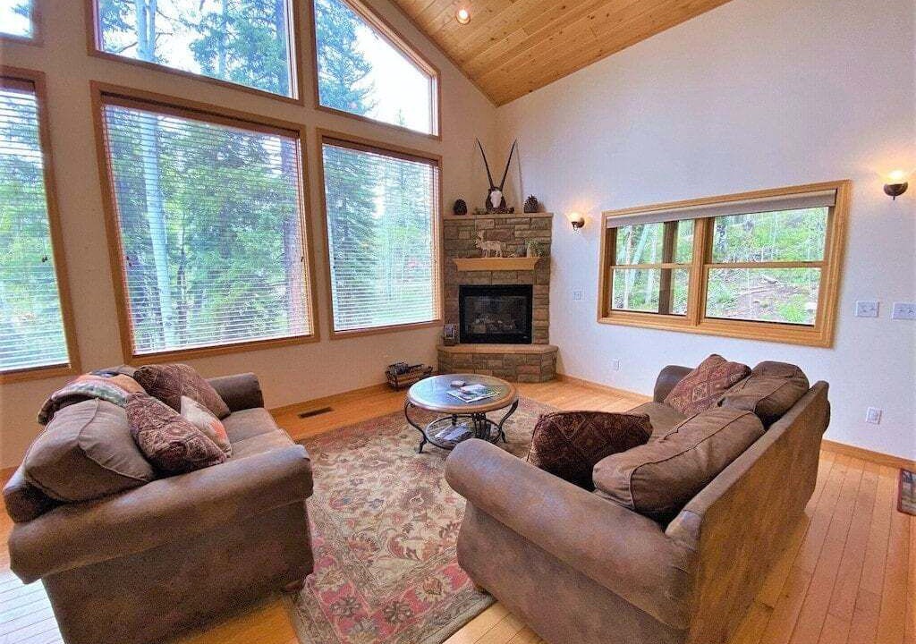 Photo of Livingroom in Columbine Lake