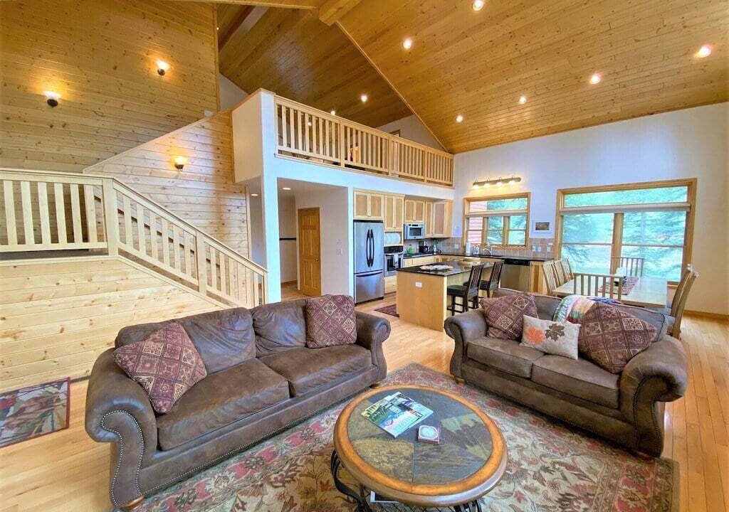 Photo of Livingroom in Columbine Lake