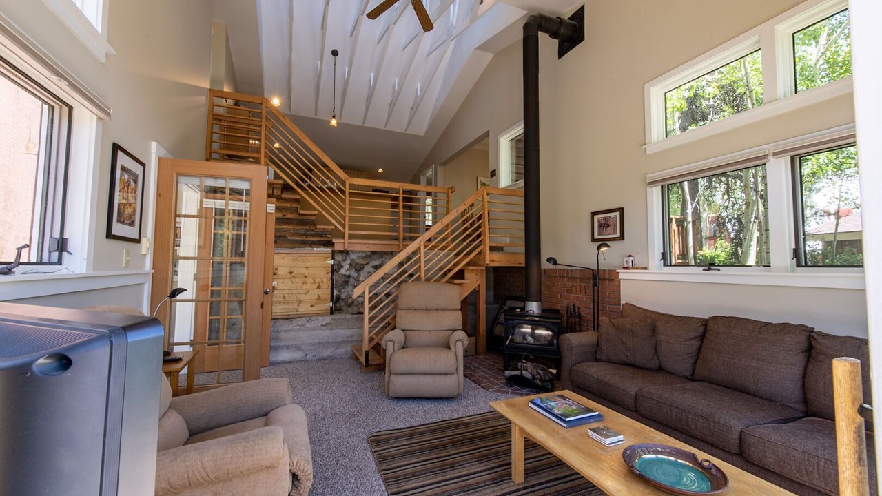Photo of Livingroom in Garfield