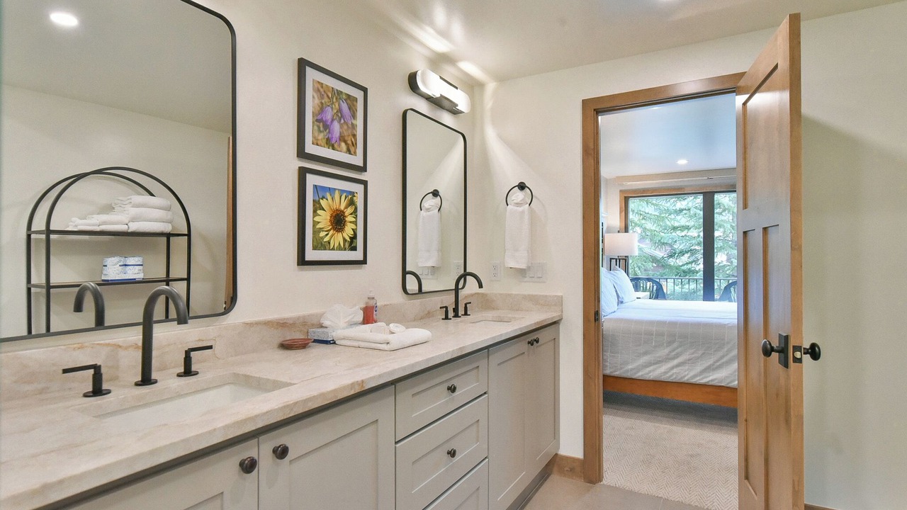 Photo of Bathroom in Warrior's Mark West