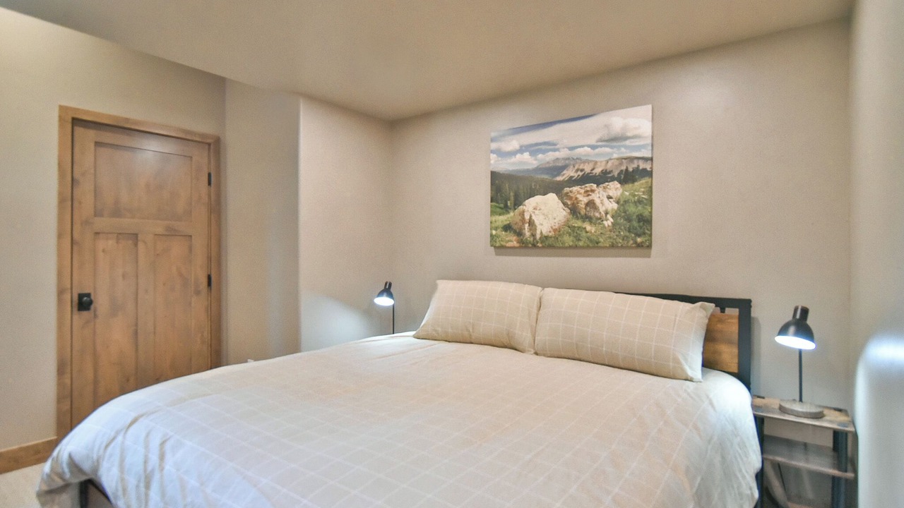 Photo of Bedroom in Warrior's Mark West