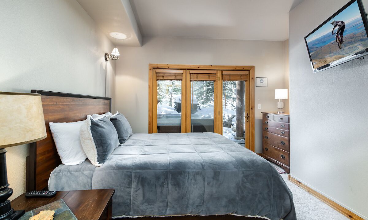 Photo of Bedroom in Four O'Clock