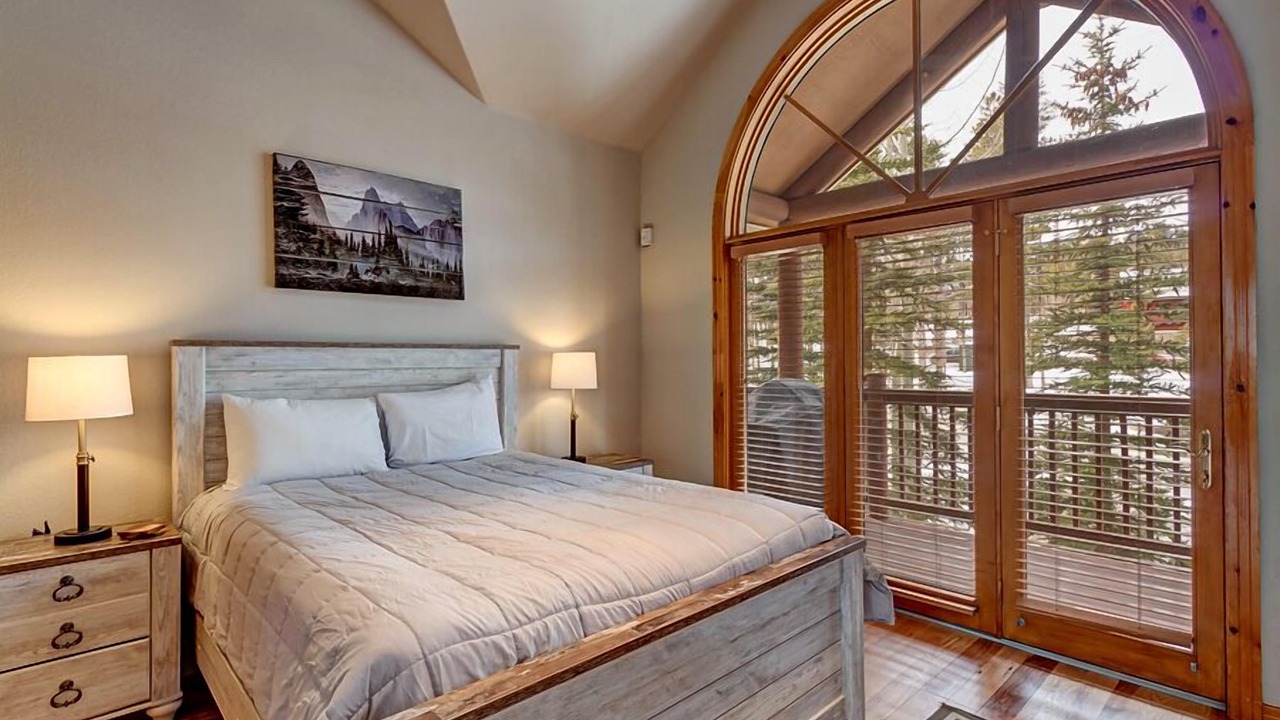 Photo of Bedroom in Four O'Clock