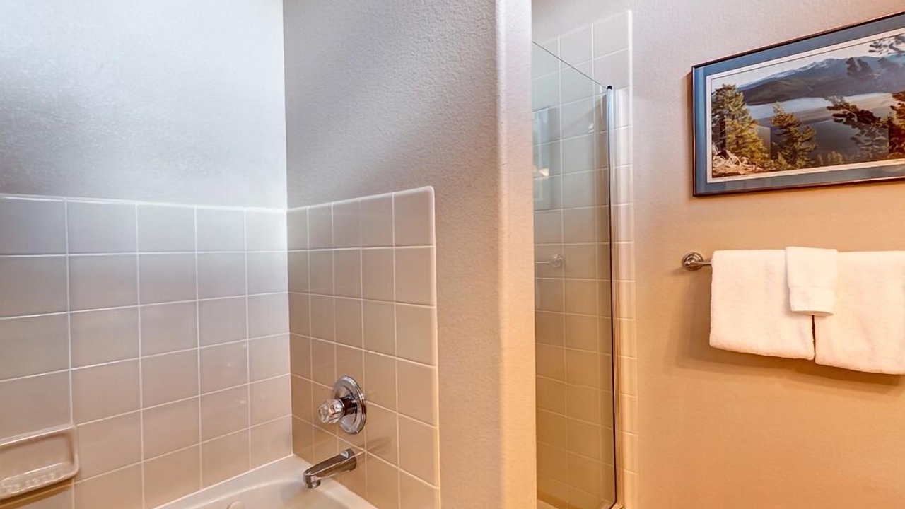 Photo of Bathroom in Four O'Clock