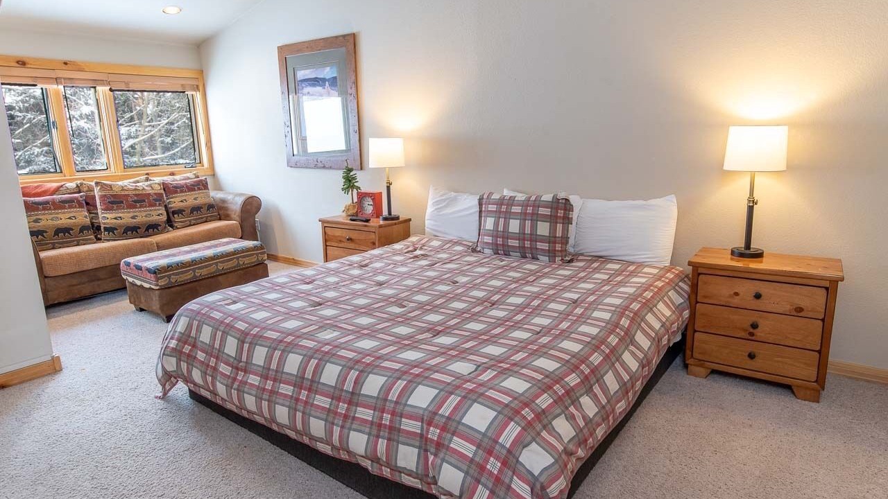 Photo of Bedroom in Four O'Clock
