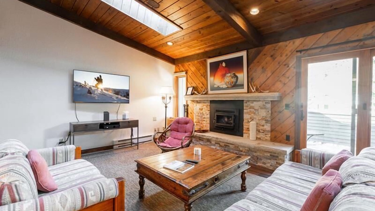 Photo of Livingroom in Intermountain
