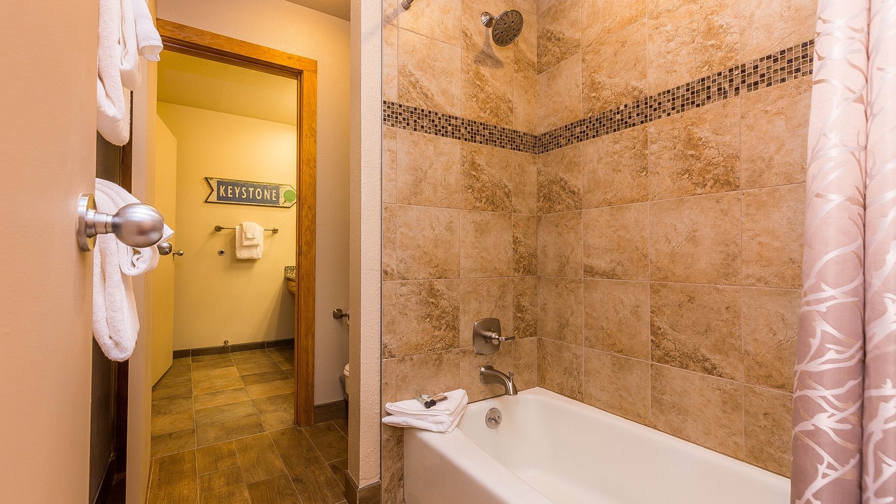 Photo of Bathroom in Lakeside Village