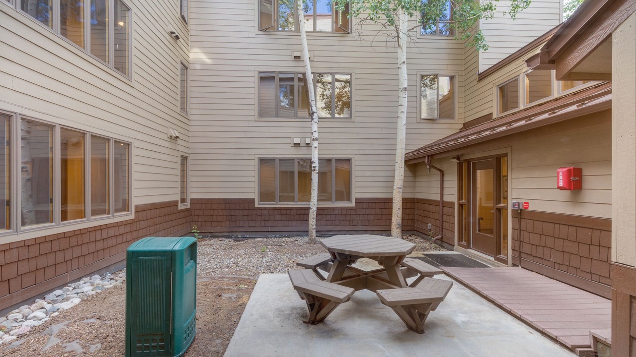 Photo of Outdoor in Lakeside Village
