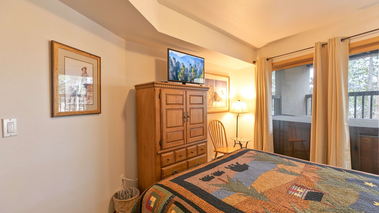 Photo of Bedroom in Peak 9
