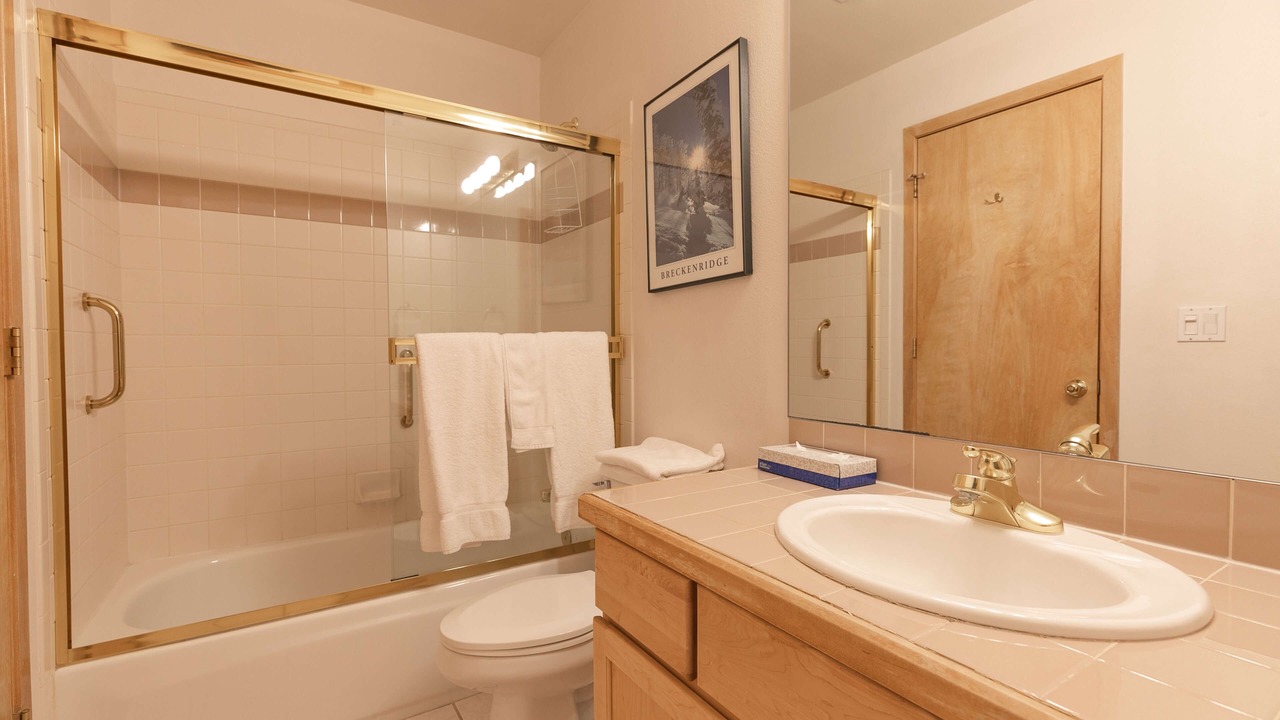 Photo of Bathroom in Peak 9