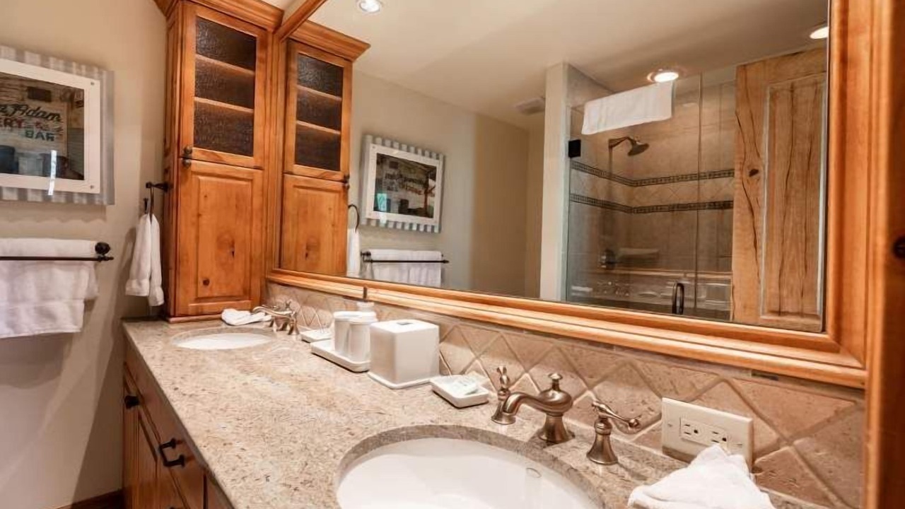 Photo of Bathroom in Highlands Townhomes