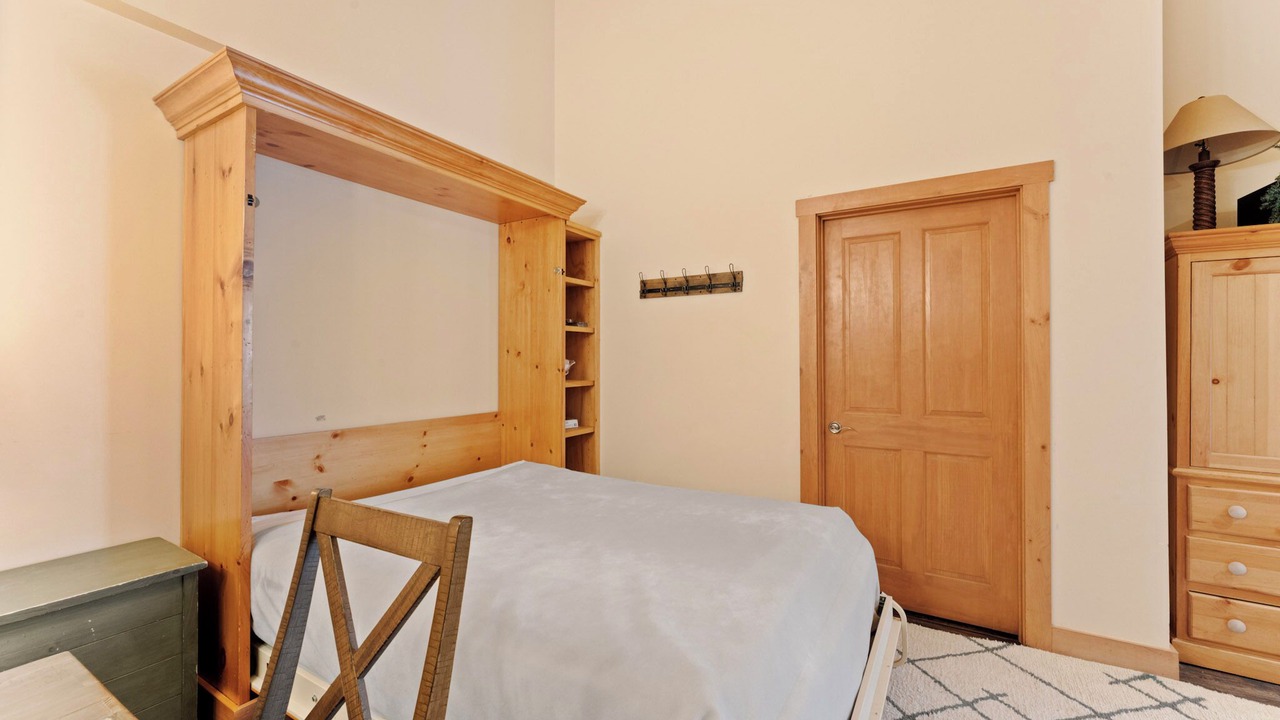 Photo of Bedroom in River Run