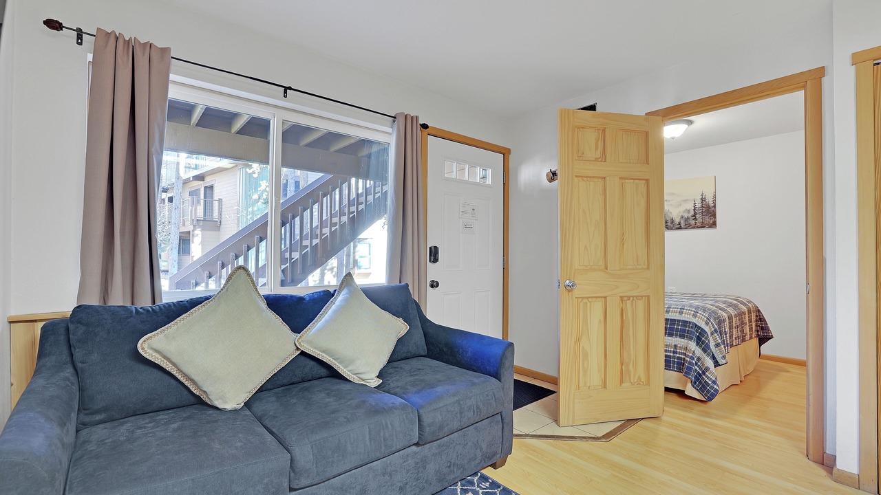 Photo of Livingroom in Four O'Clock