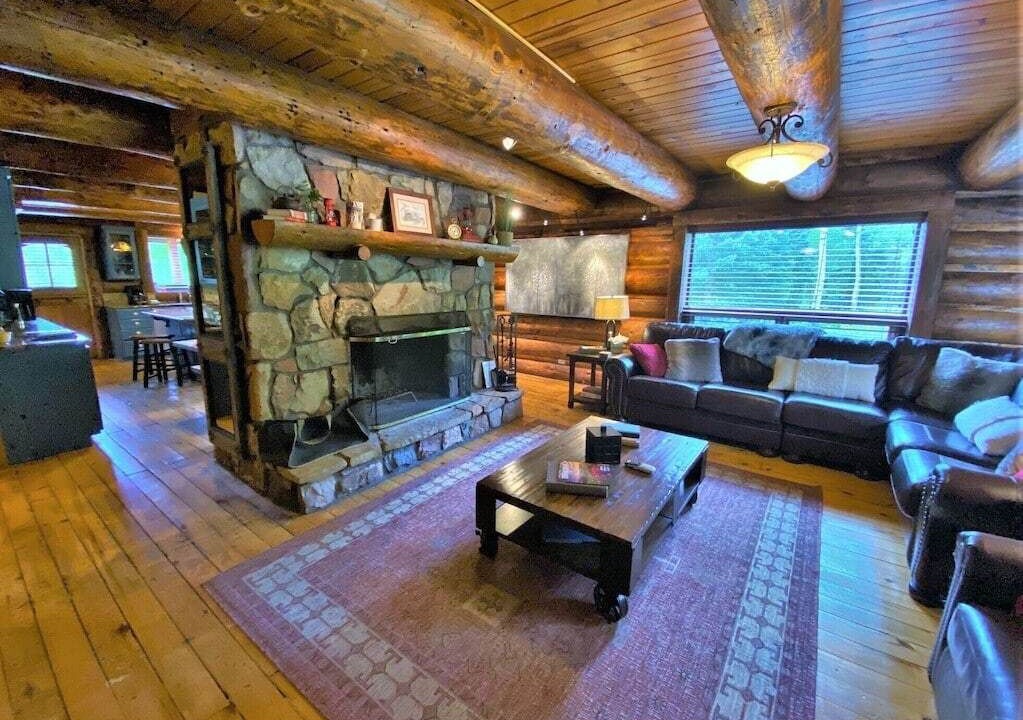Photo of Livingroom in Purgatory