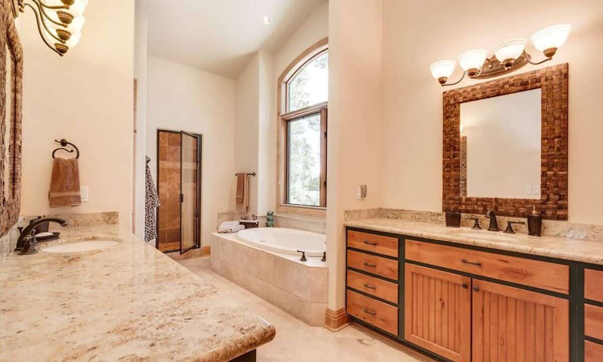 Photo of Bathroom in Warrior's Mark West