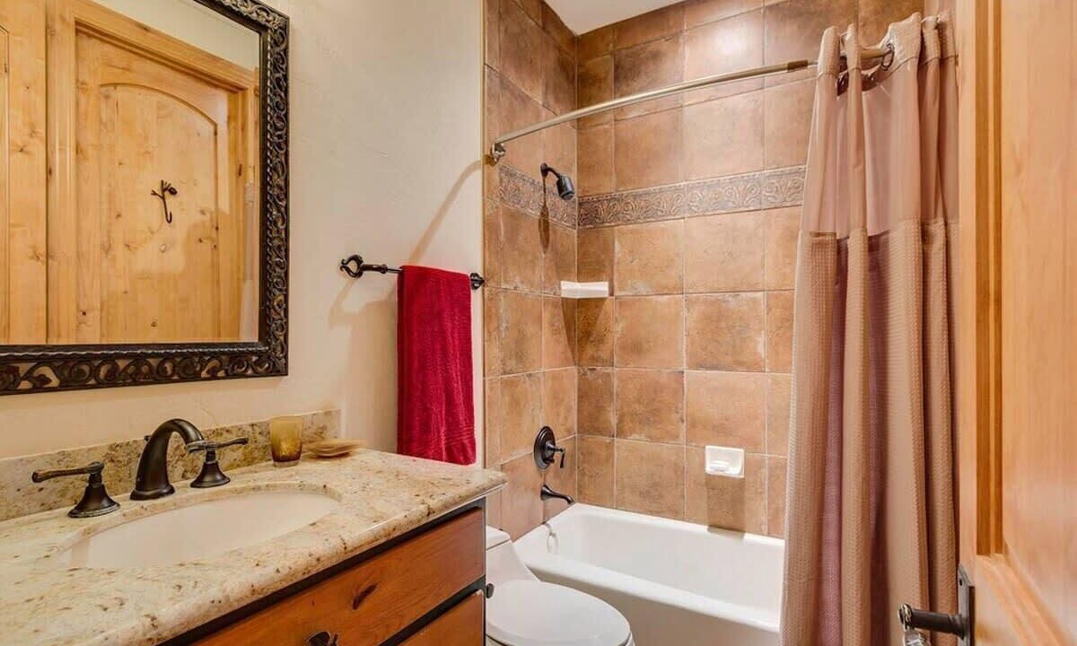 Photo of Bathroom in Warrior's Mark West