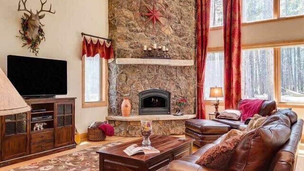 Photo of Livingroom in Warrior's Mark West