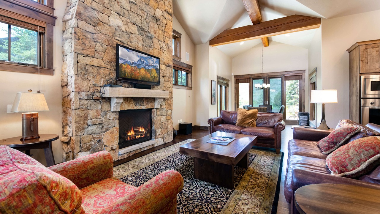Photo of Livingroom in Fairmount On The River