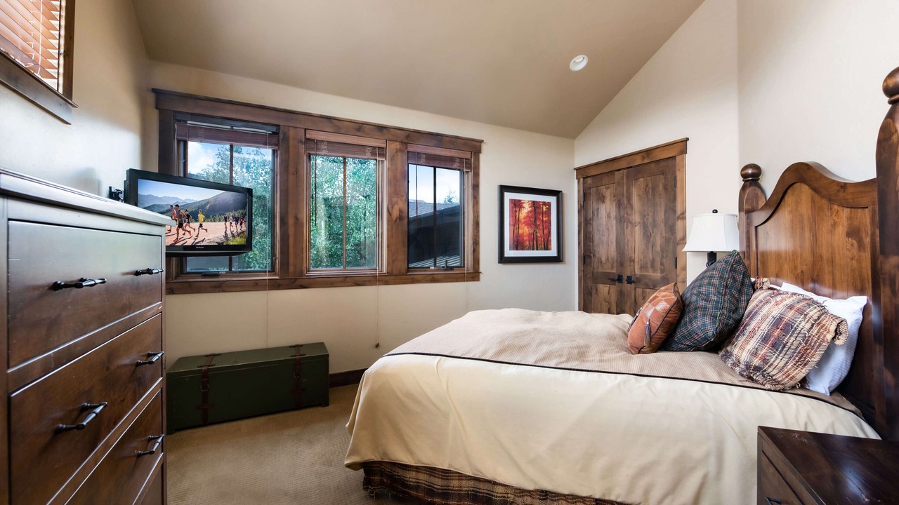 Photo of Bedroom in Fairmount On The River