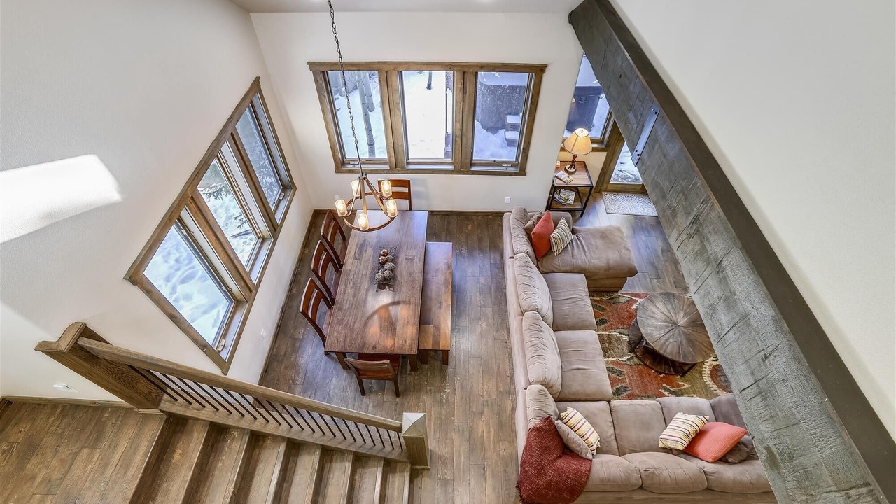 Photo of Bedroom in Peak 8