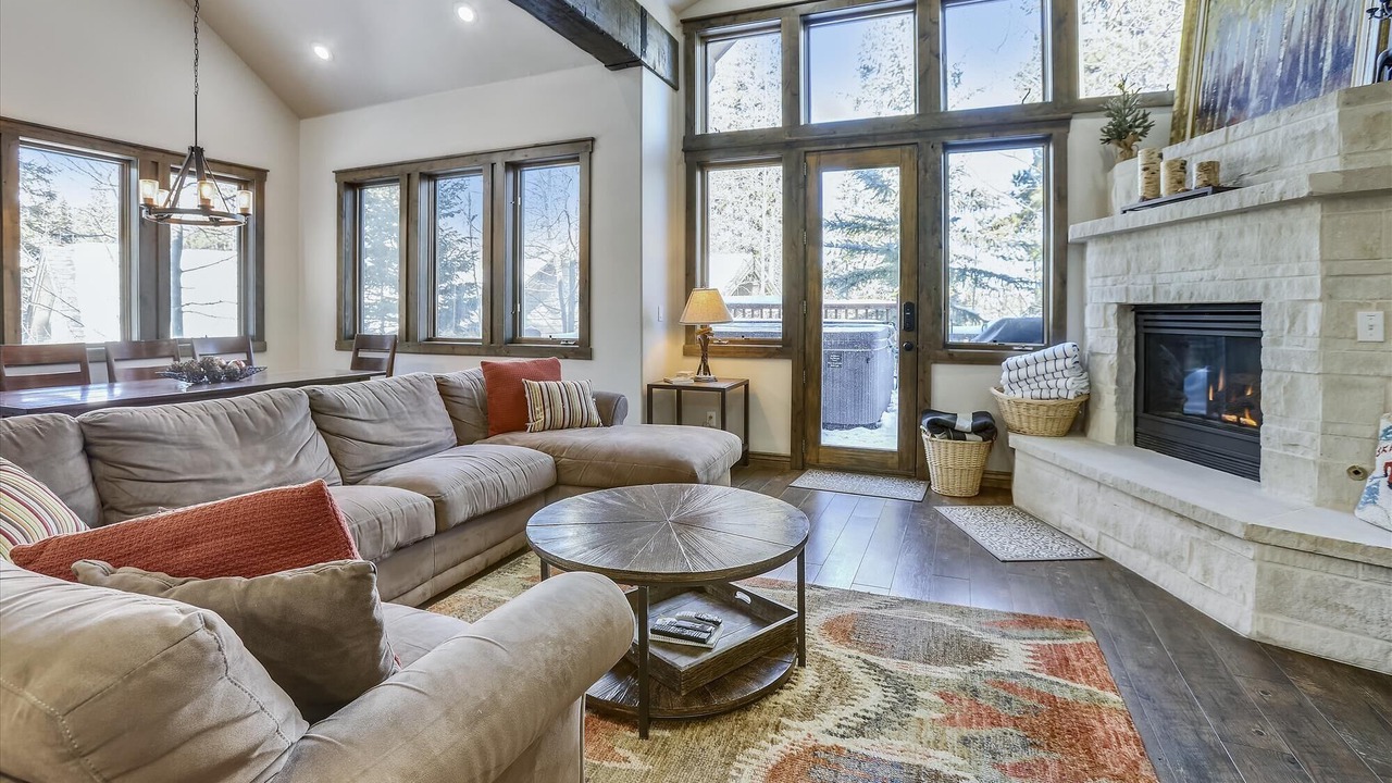 Photo of Bedroom in Peak 8
