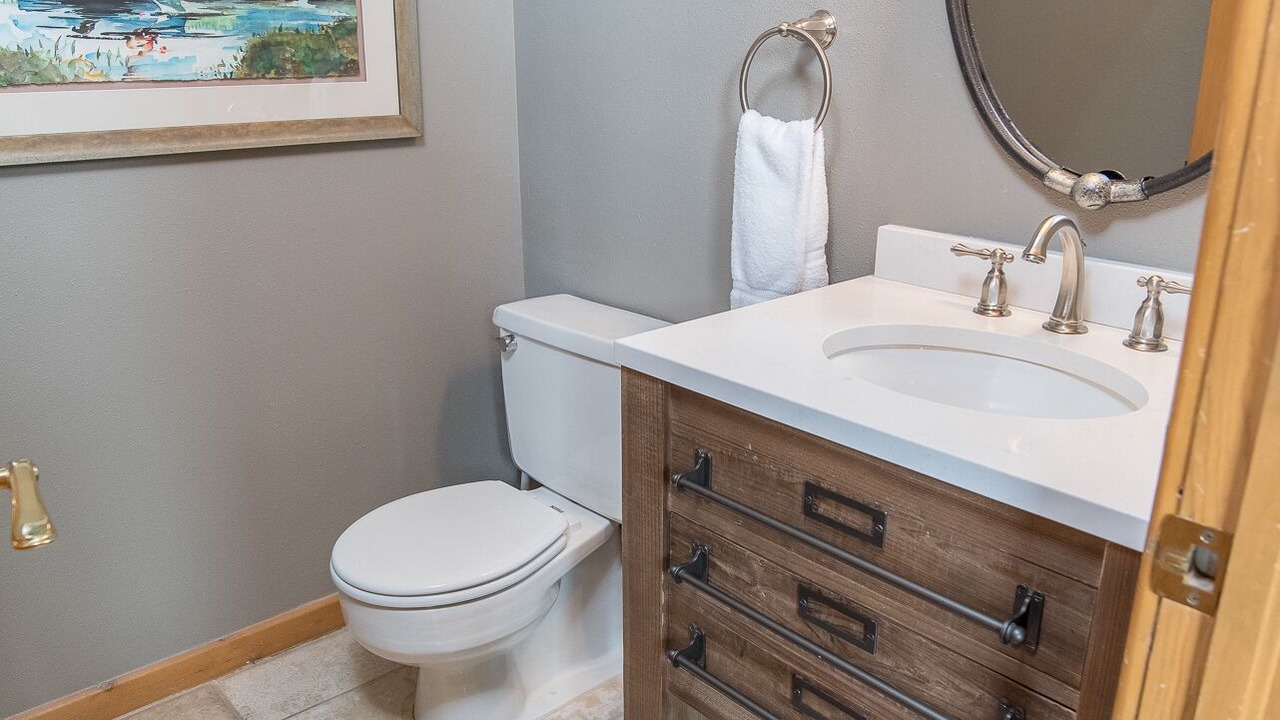 Photo of Bathroom in Peak 9