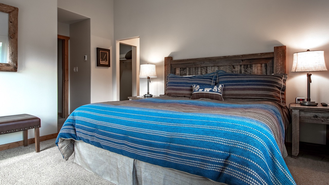 Photo of Bedroom in Peak 9
