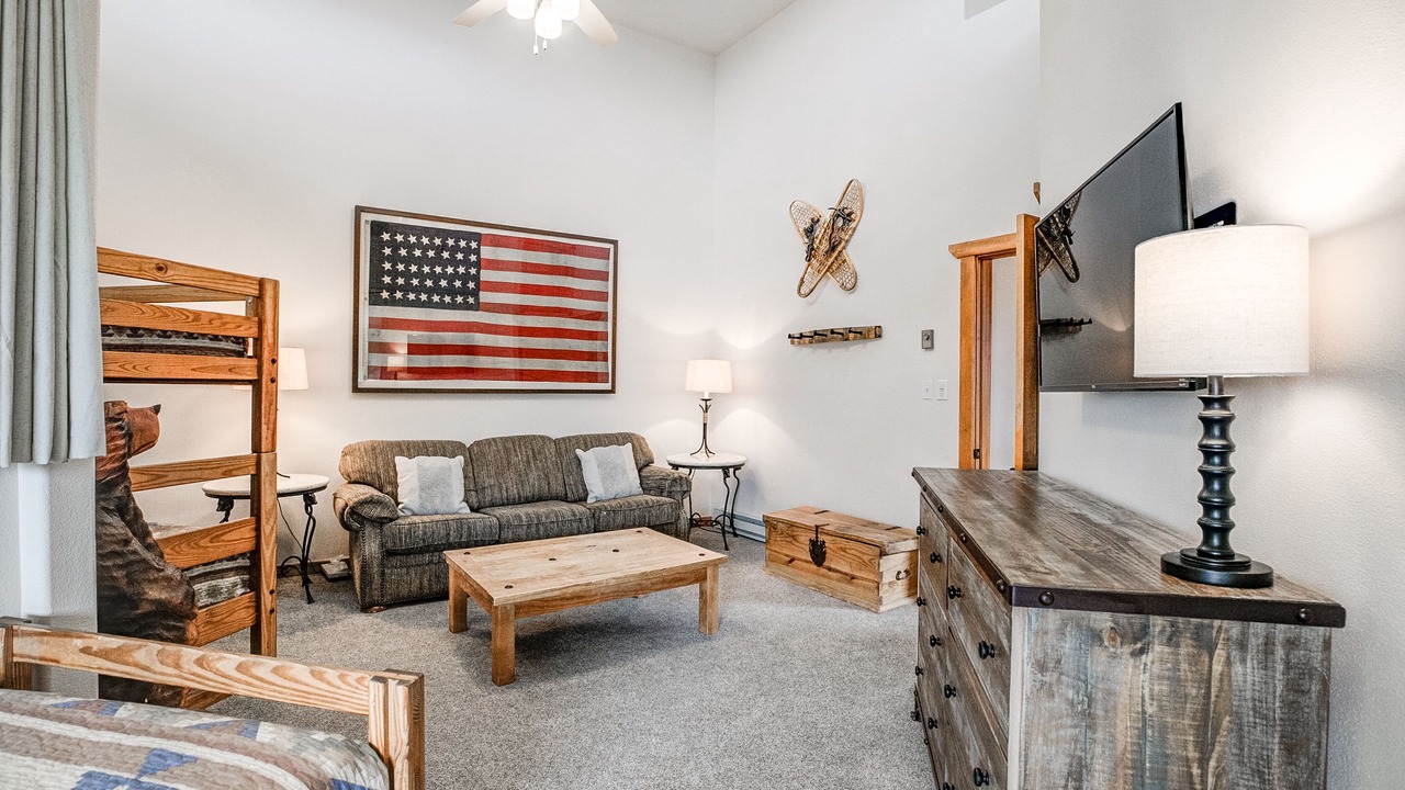 Photo of Bedroom in Peak 9