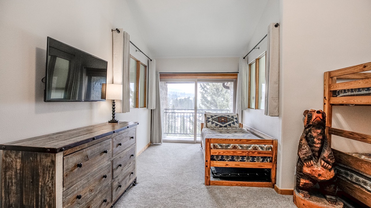 Photo of Bedroom in Peak 9