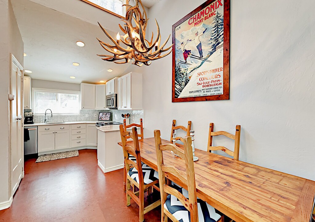 Photo of Livingroom in Intermountain