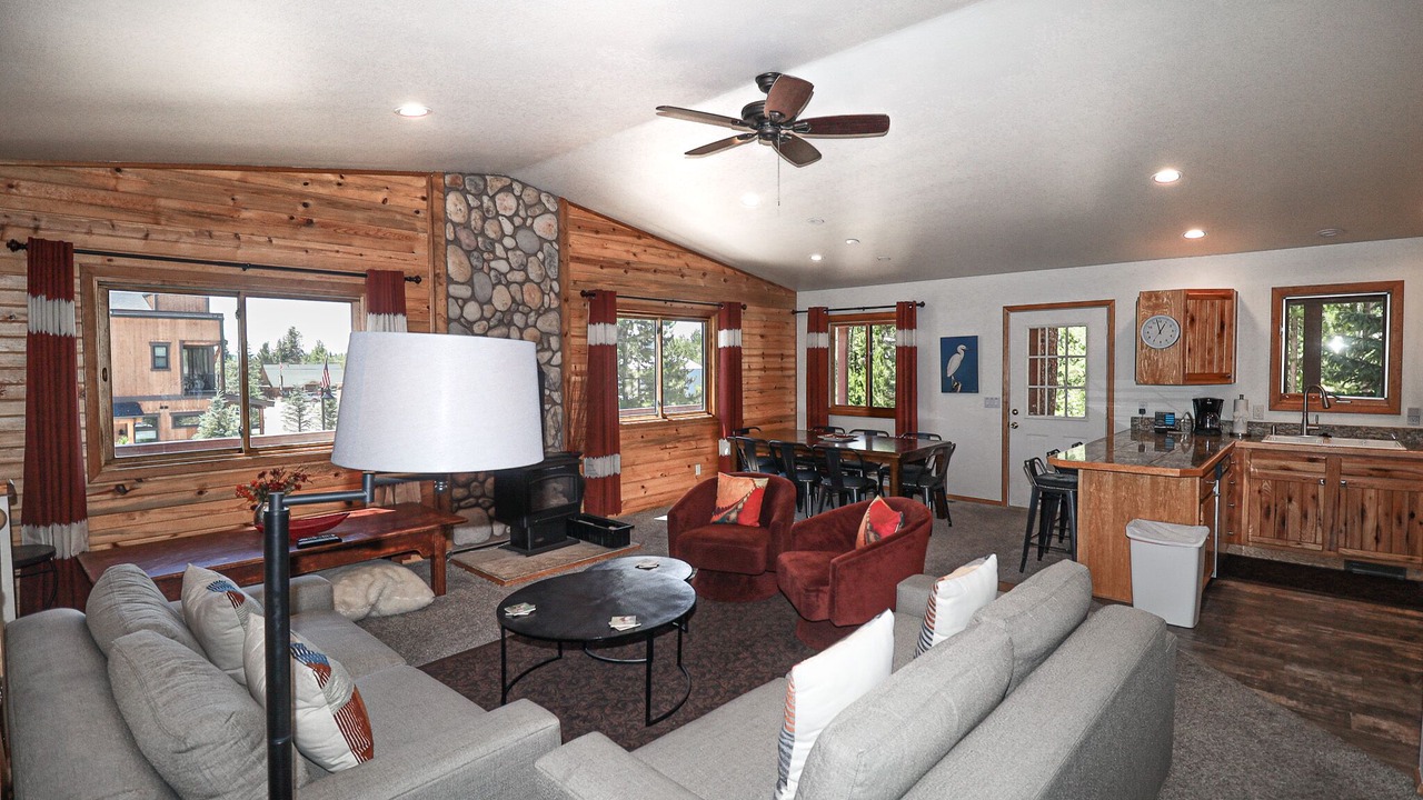 Photo of Livingroom in Grand Lake
