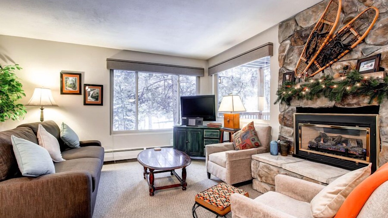 Photo of Bedroom in Peak 9