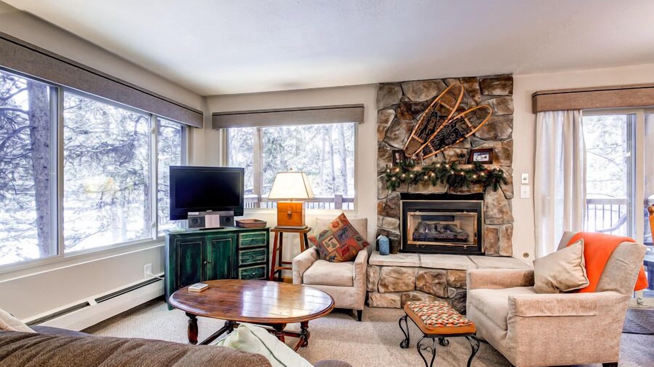 Photo of Bedroom in Peak 9