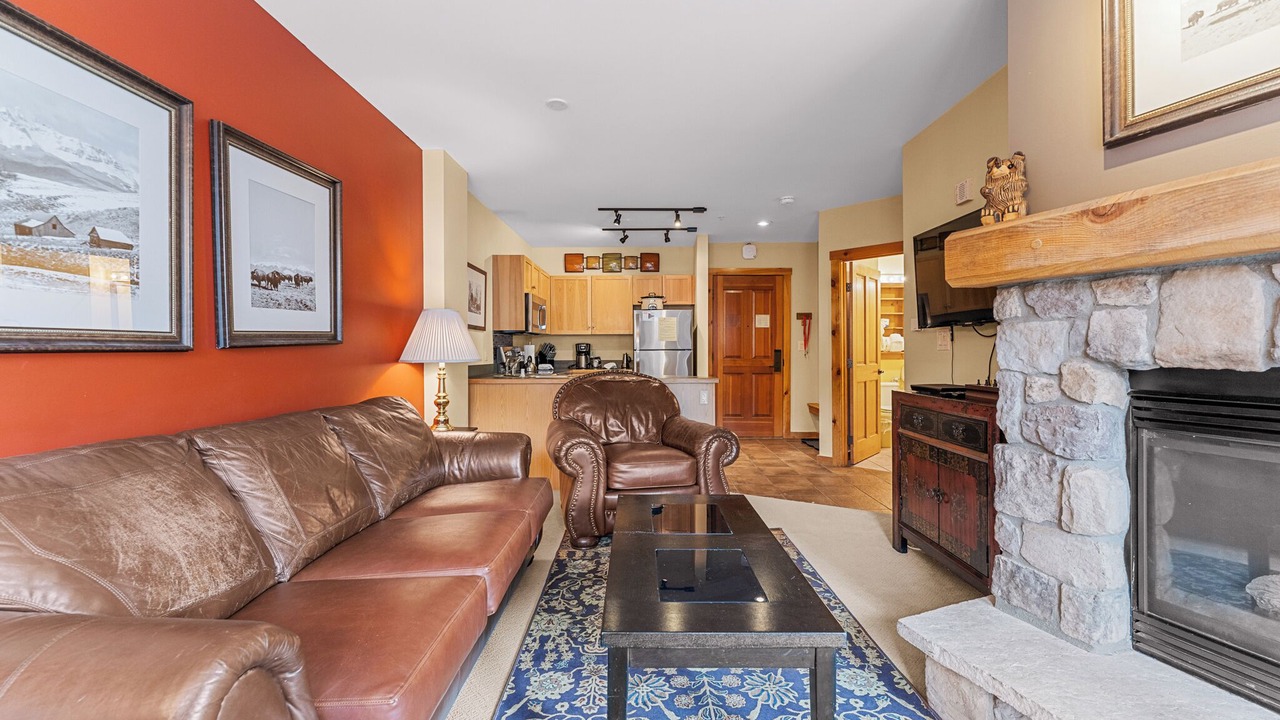 Photo of Livingroom in River Run