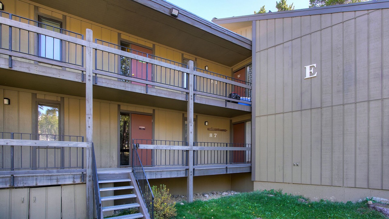 Photo of Outdoor in Peak 8
