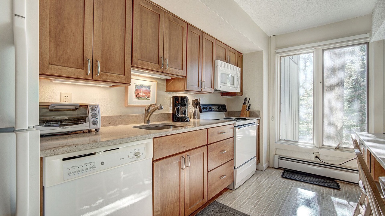 Photo of Kitchen in Peak 8