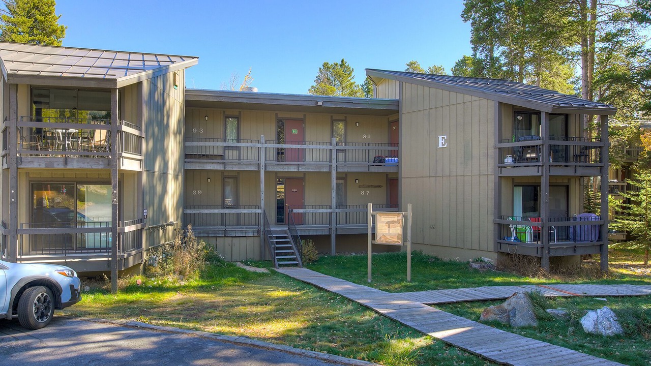 Photo of Outdoor in Peak 8
